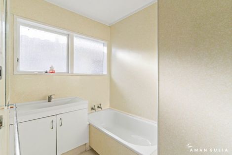 Photo of property in 1 Hill Crescent, Papakura, 2110