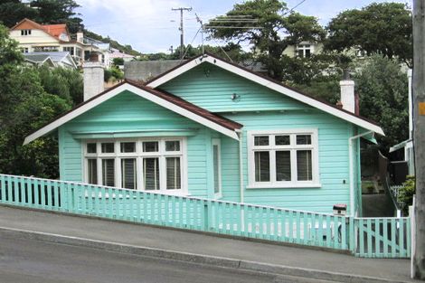Photo of property in 1 Dee Street, Island Bay, Wellington, 6023