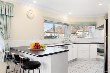 Photo of property in 3a Waiohua Road, Greenlane, Auckland, 1061
