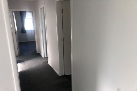 Photo of property in 5 Holly Grove, Maungaraki, Lower Hutt, 5010