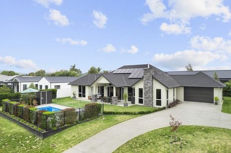 Photo of property in 13 Alan Livingston Drive, Cambridge, 3434