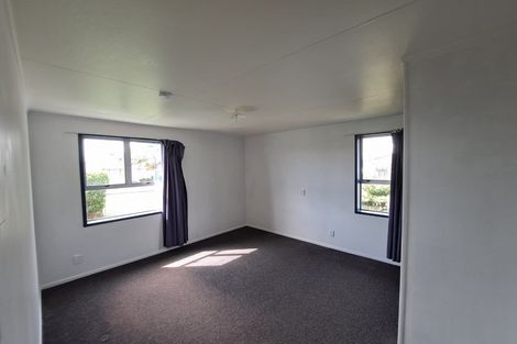 Photo of property in 35 Camellia Avenue, Bell Block, New Plymouth, 4312