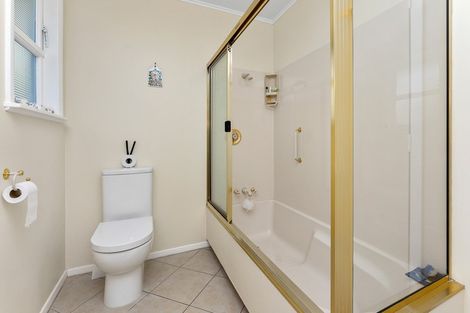 Photo of property in 5 Leybourne Avenue, Waikanae, 5036