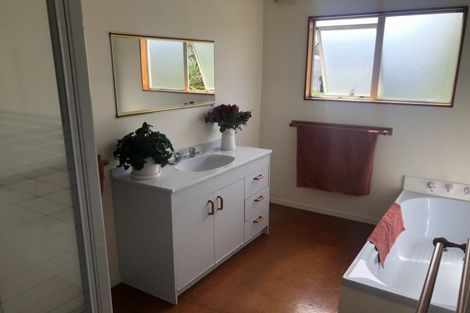 Photo of property in 295a Vipond Road, Stanmore Bay, Whangaparaoa, 0932