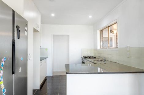 Photo of property in 62 Chorley Avenue, Massey, Auckland, 0614