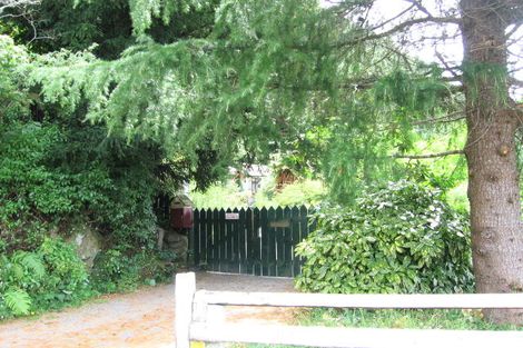 Photo of property in 2 Bridge Road, Birchville, Upper Hutt, 5018
