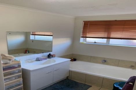 Photo of property in 20 Ranch Place, Pukekohe, 2120