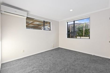 Photo of property in 37 Castlefinn Drive, Weymouth, Auckland, 2103