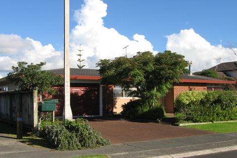 Photo of property in 24 Settlers Grove, Orewa, 0931