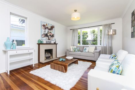 Photo of property in 182 Waimumu Road, Massey, Auckland, 0614