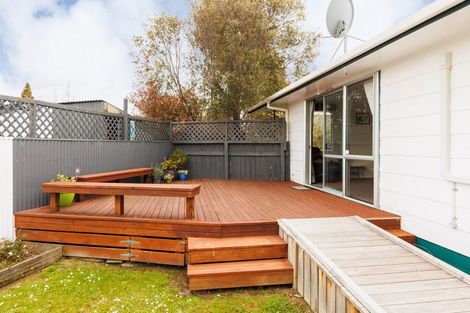 Photo of property in 28 Escort Grove, Awapuni, Palmerston North, 4412