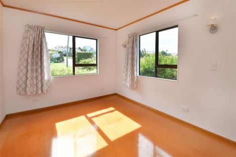 Photo of property in 22 Tindalls Bay Road, Tindalls Beach, Whangaparaoa, 0930