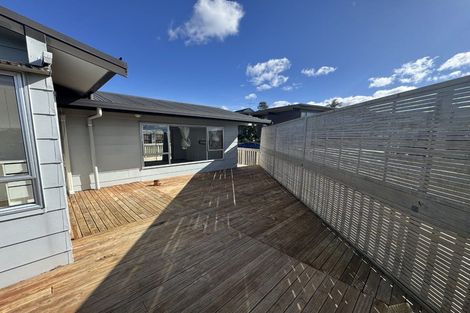 Photo of property in 23 Chatswood Grove, Chatswood, Auckland, 0626