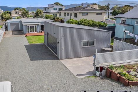 Photo of property in 116 Seaview Road, Paraparaumu Beach, Paraparaumu, 5032