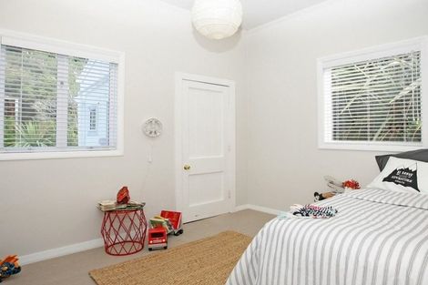 Photo of property in 11 Mortimer Terrace, Aro Valley, Wellington, 6021