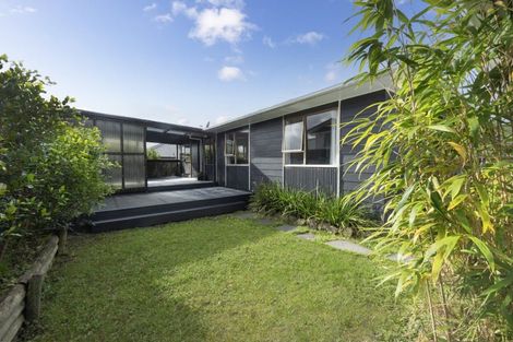 Photo of property in 8 Aquarius Lane, Langs Beach, 0582