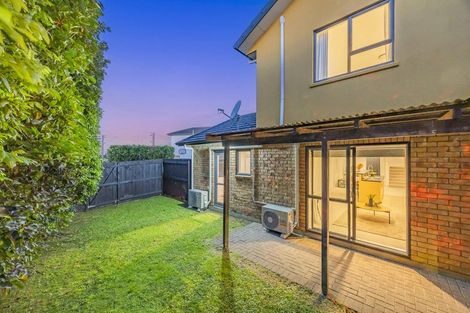 Photo of property in 1/4 Charlenne Close, Ranui, Auckland, 0612