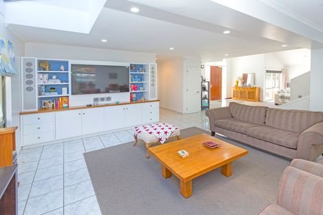 Photo of property in 989 Whangaparaoa Road, Tindalls Beach, Whangaparaoa, 0930