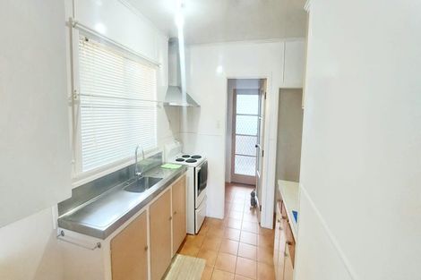 Photo of property in 30 La Rosa Street, Green Bay, Auckland, 0604