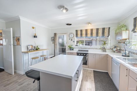 Photo of property in 1 Regent Street, Waimate, 7924