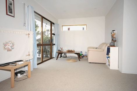 Photo of property in 2/28 Priestley Drive, Bucklands Beach, Auckland, 2014