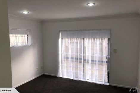 Photo of property in 43 Medallion Drive, Oteha, Auckland, 0632
