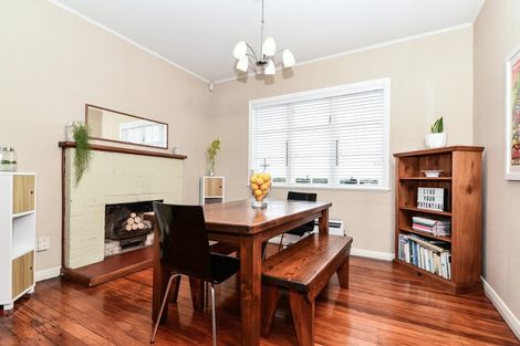 Photo of property in 95 Forest Lake Road, Forest Lake, Hamilton, 3200