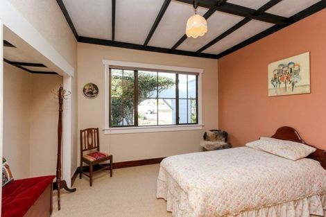 Photo of property in 84 Whiteley Street, Moturoa, New Plymouth, 4310