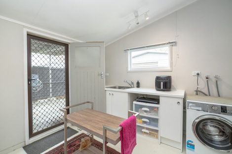 Photo of property in 2 Wood Street, Greytown, 5712