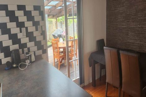 Photo of property in 17 Hewlett Road, Massey, Auckland, 0614