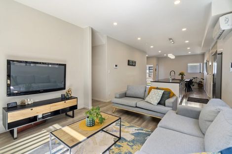 Photo of property in 42 Waihou Crescent, Albany Heights, Auckland, 0632