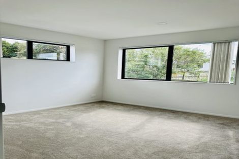 Photo of property in 23c Crystal Avenue, Glendene, Auckland, 0602