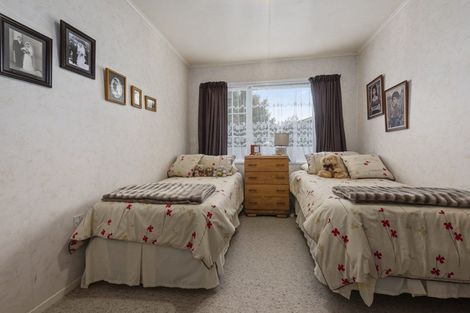 Photo of property in 17 Radiata Grove, Brown Owl, Upper Hutt, 5018