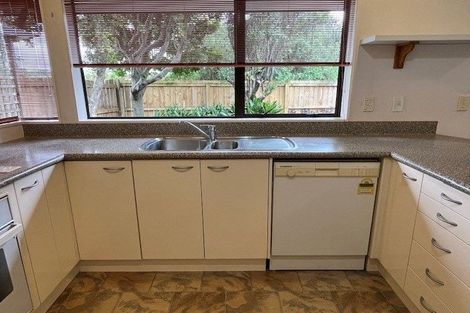 Photo of property in 2/31 Crescent Hills Court, Northpark, Auckland, 2013