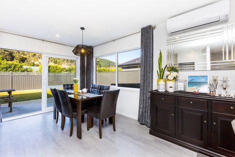 Photo of property in 21 Salisbury Crescent, Wallaceville, Upper Hutt, 5018