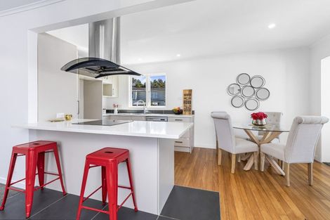 Photo of property in 202 Archers Road, Glenfield, Auckland, 0629