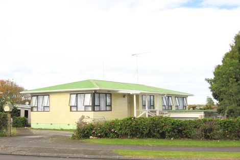 Photo of property in 15 Mcquarrie Avenue, Wattle Downs, Auckland, 2103