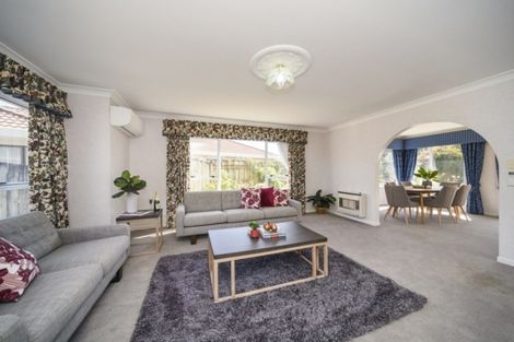 Photo of property in 15 Rosebank Avenue, Kelvin Grove, Palmerston North, 4414