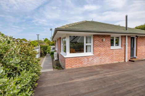 Photo of property in 93 Crofton Road, Harewood, Christchurch, 8051