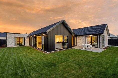 Photo of property in 14 Ferbane Way, Halswell, Christchurch, 8025