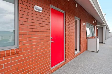 Photo of property in 8/26 Railway Street West, Papakura, 2110