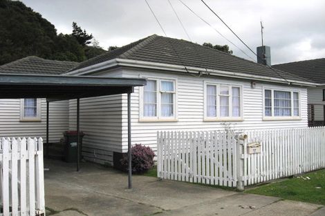 Photo of property in 195 Wellington Road, Wainuiomata, Lower Hutt, 5014