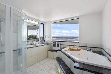 Photo of property in 142 Scarborough Road, Scarborough, Christchurch, 8081