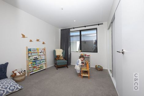 Photo of property in 37 Lumbarda Drive, Kumeu, 0810