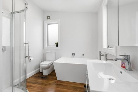 Photo of property in 50 York Street, Moera, Lower Hutt, 5010