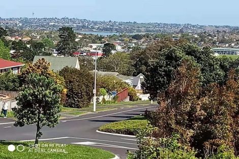 Photo of property in 1/70 Highland Park Drive, Highland Park, Auckland, 2010