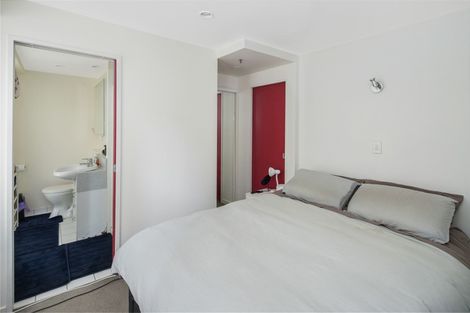 Photo of property in Terrace Heights Apartments, 5f/163 The Terrace, Wellington Central, Wellington, 6011