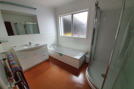 Photo of property in 13 Ambury Place, Merrilands, New Plymouth, 4312