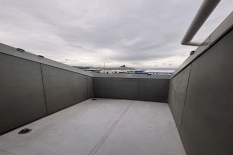 Photo of property in Metro Apartments, 21/220 Thorndon Quay, Pipitea, Wellington, 6011