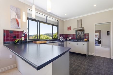 Photo of property in 72 Emerald Hill Drive, Birchville, Upper Hutt, 5018
